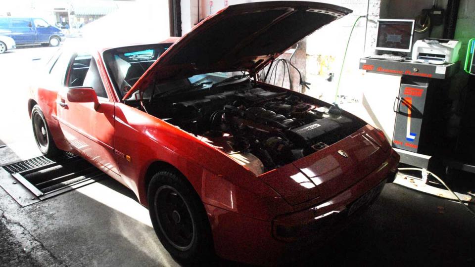 testing the Porsche 944 to pass the MOT