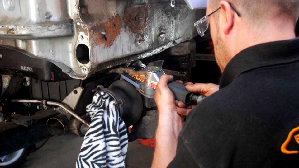 993 fabrication to the corroded rear chassis rails