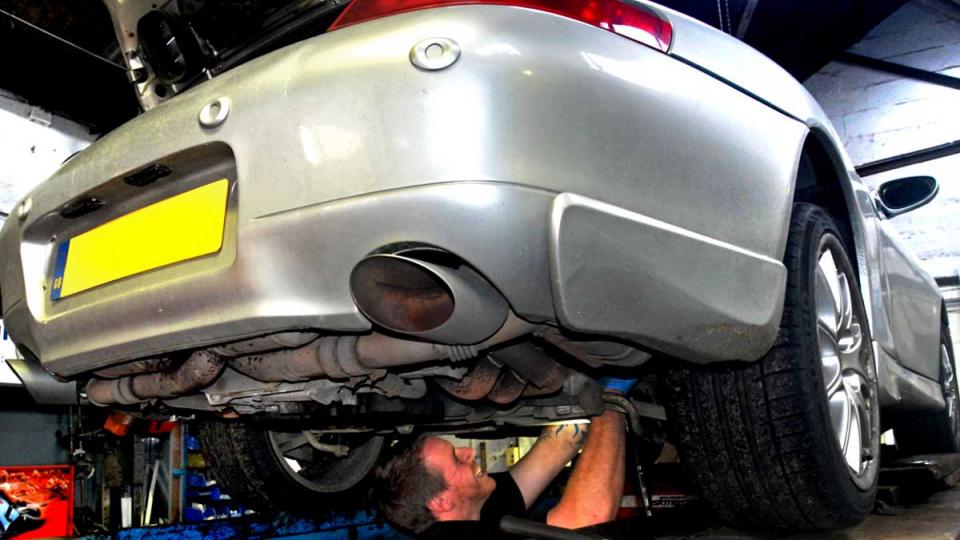 annual servicing for the Porsche 996 ensures high perfornance