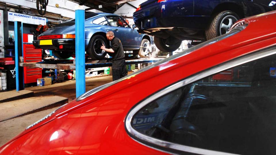 Porsche 911 visits North Devon for service and repair