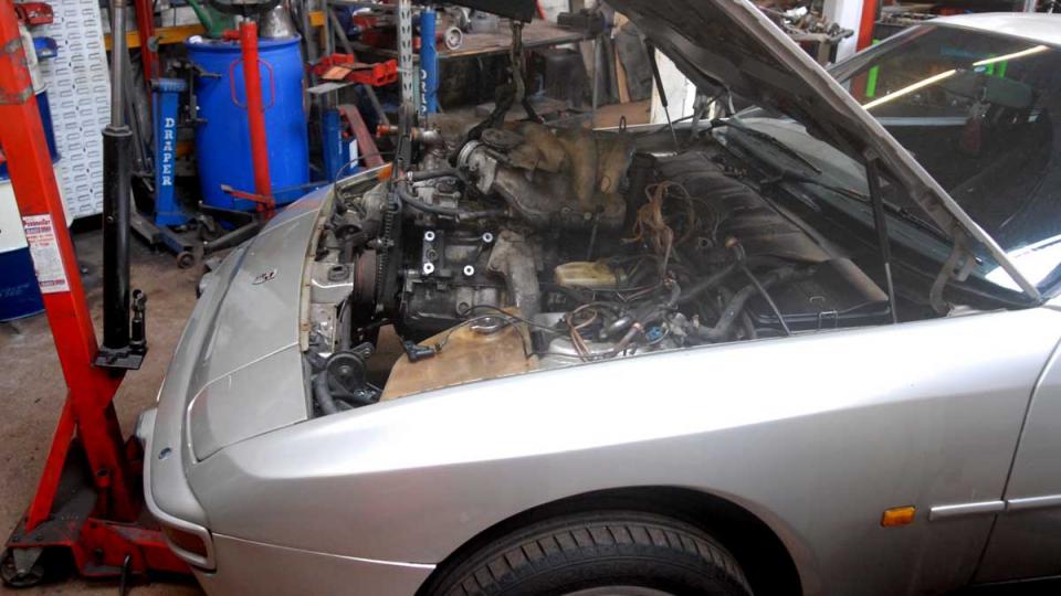 removing a Porsche 944 engine for overhaul, repair and rebuild