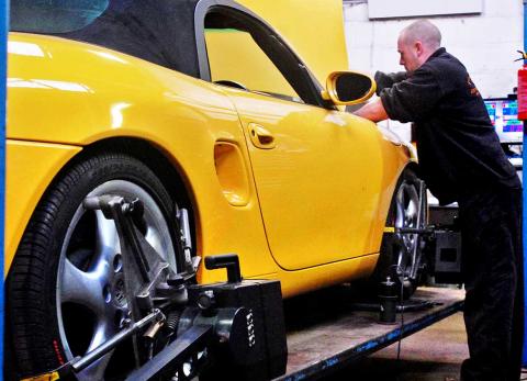 Wheel alignment and chassis balancing for superb Porsche driving experience