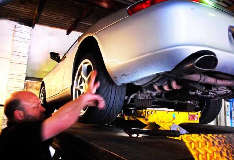 MOT testing of Porsche 911 sports cars in Braunton Devon