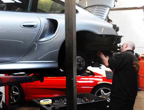 996 turbo annual service and maintenance inspection in Devon